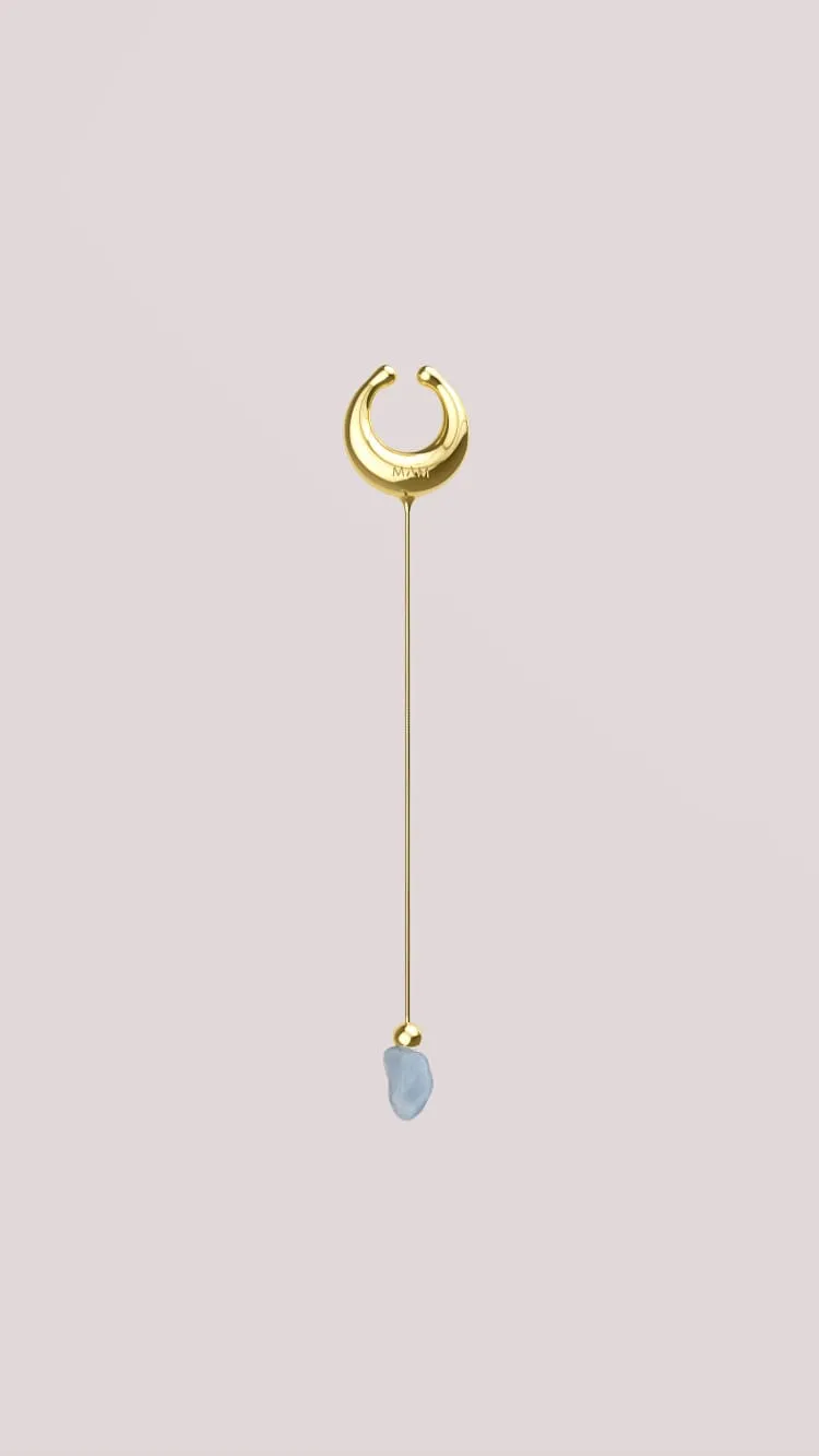 Gold ear-cuff with blue agate