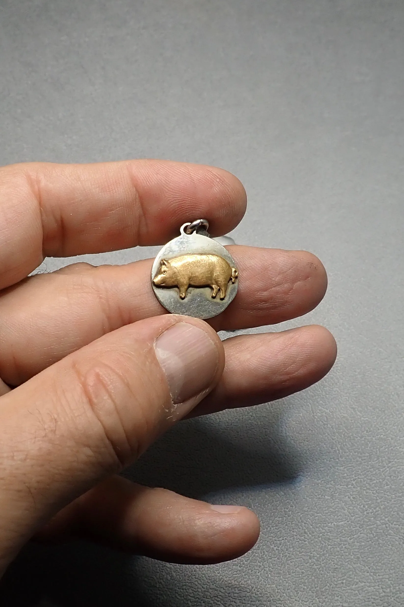 PIGGIE PENDANT NECKLACE