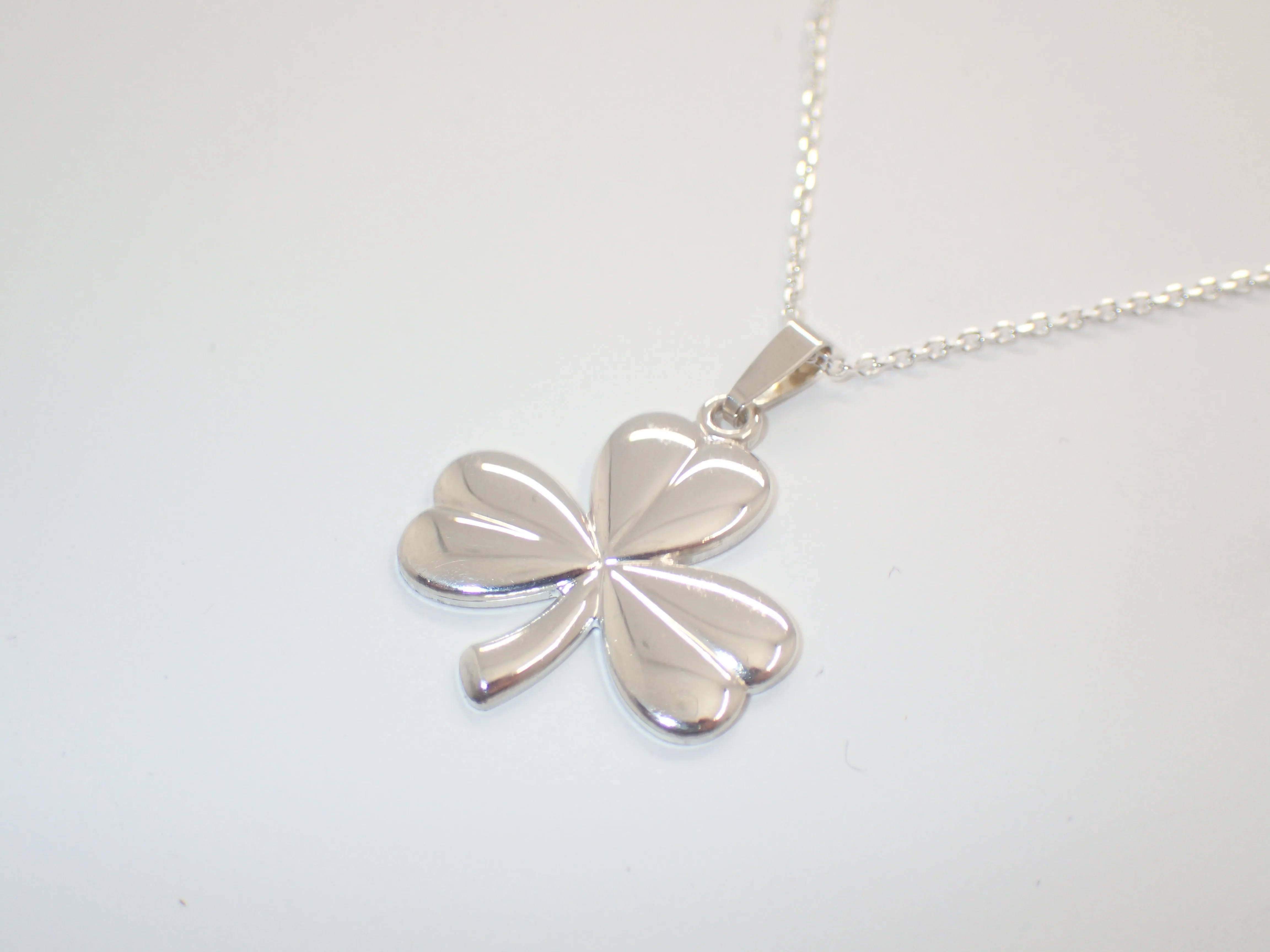 Shamrock 16 Pendant