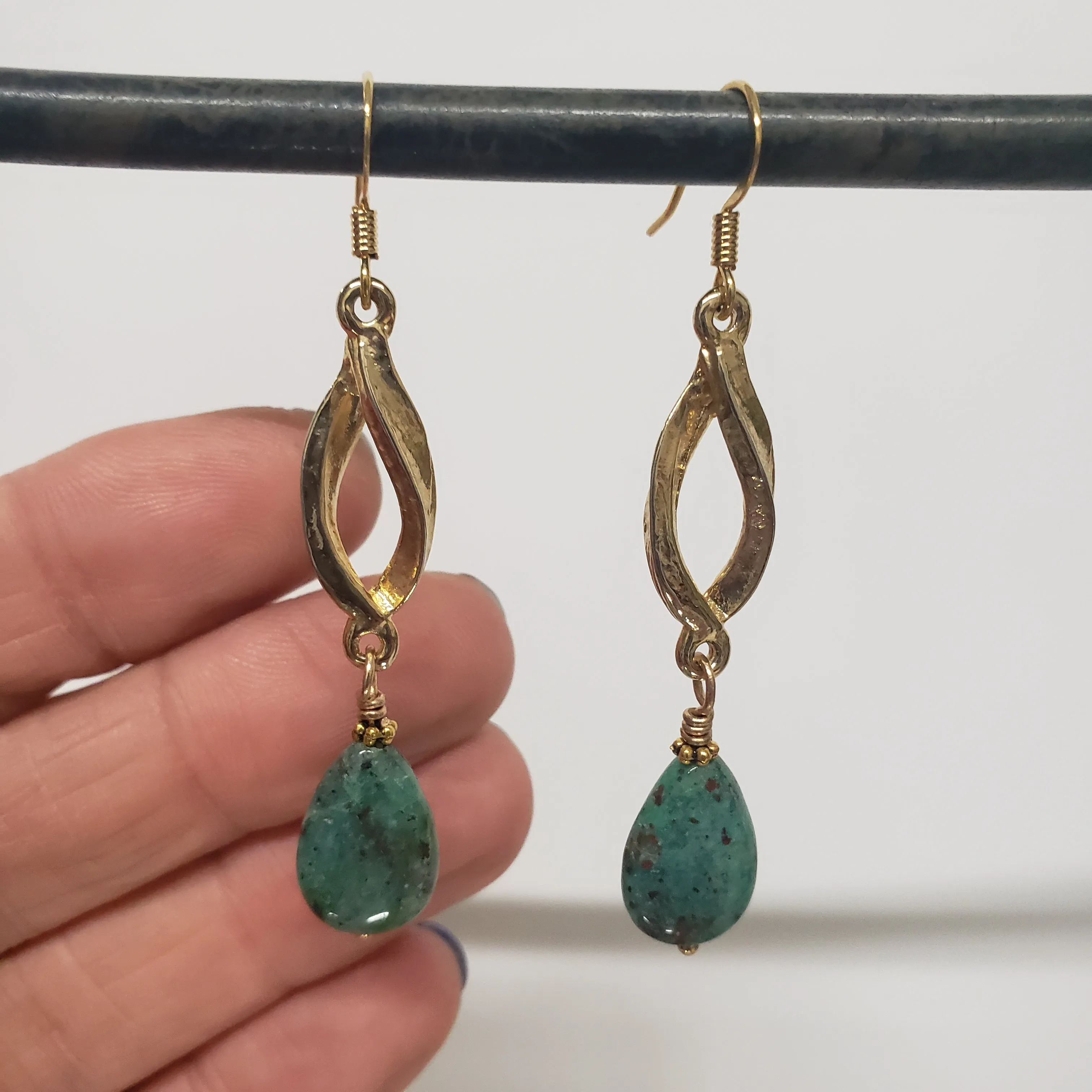 Spiral drop earrings - apatite