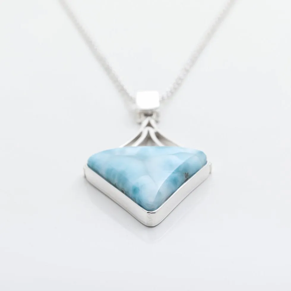 Triangle Pendant Lillian